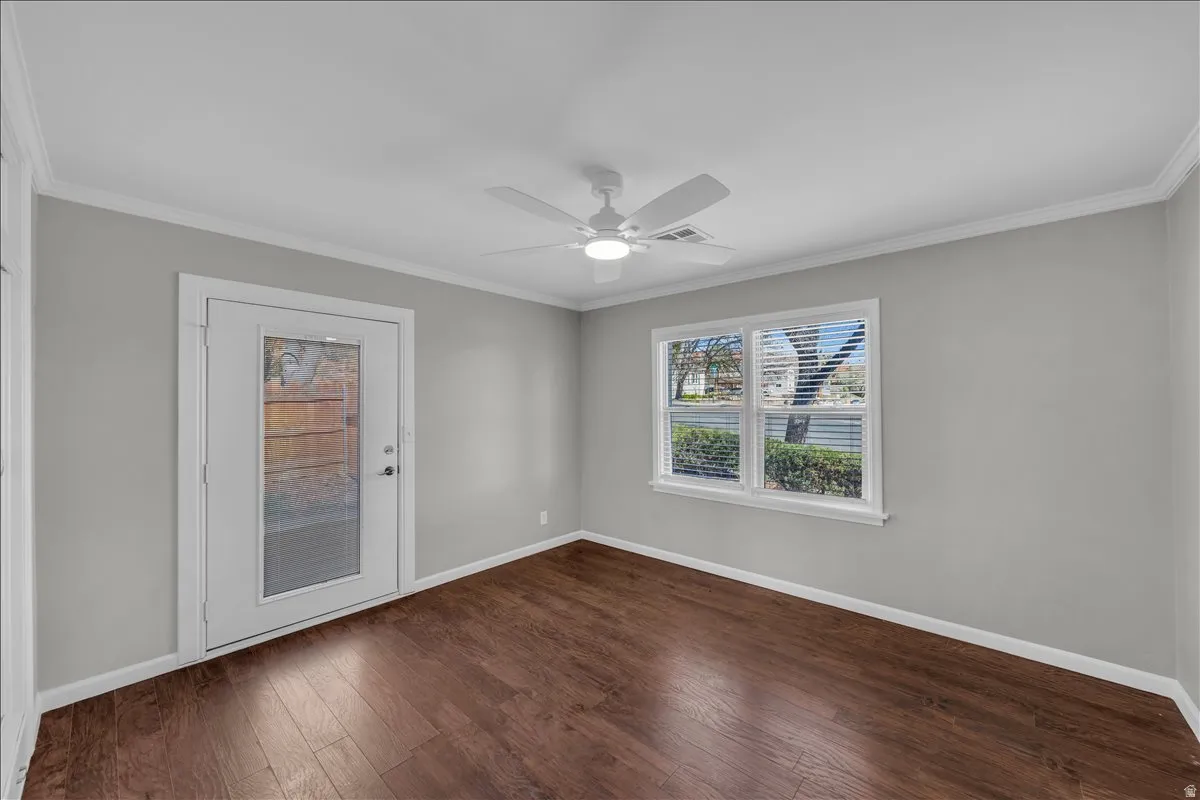 Upstairs unit bedroom 1