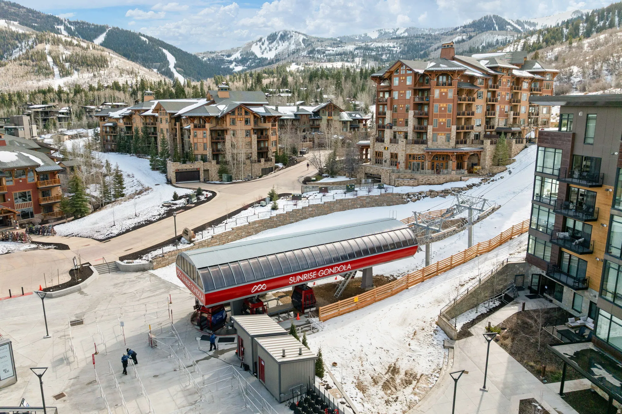 Snowy aerial view featuring a mountain view