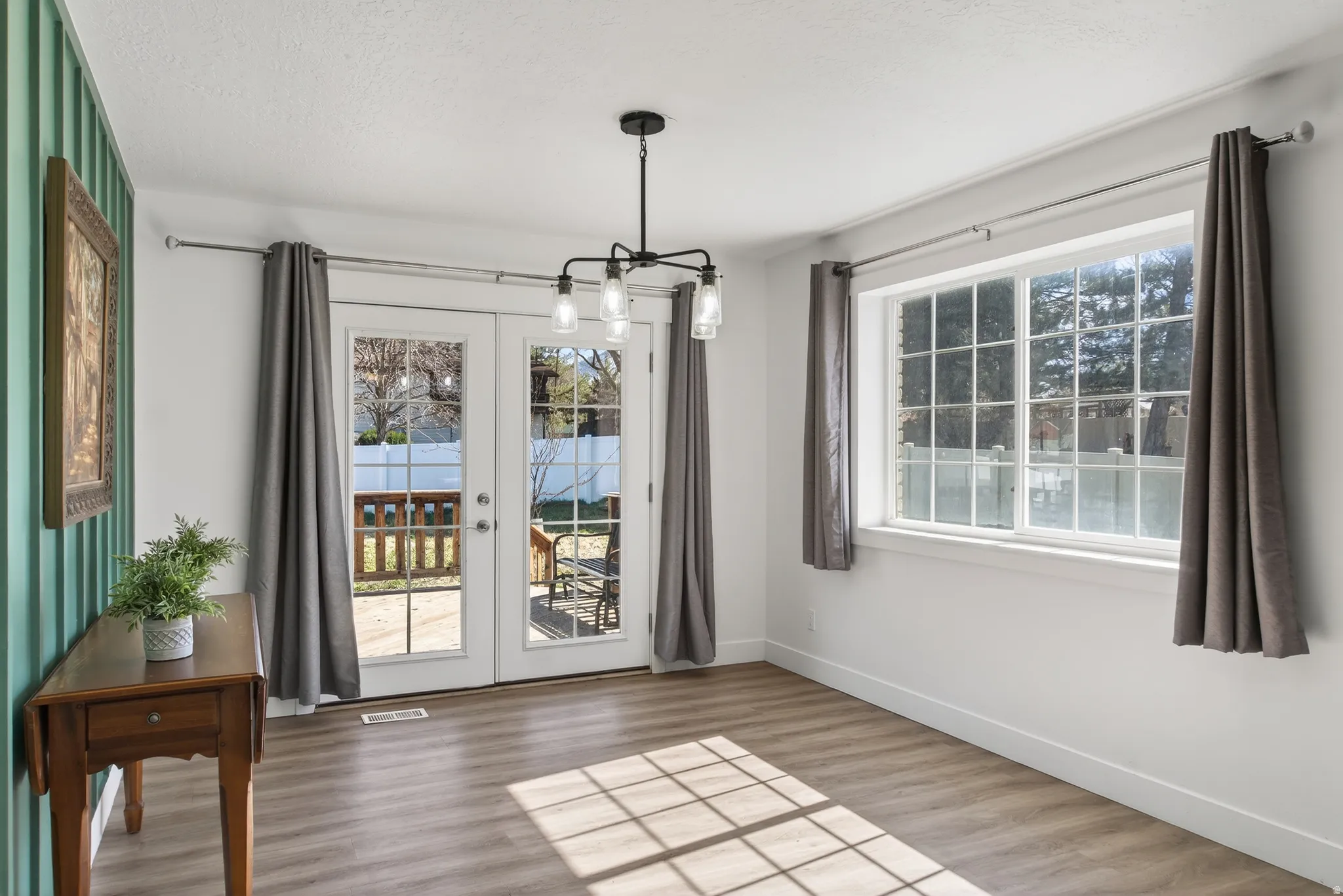 Dining room off of kitchen