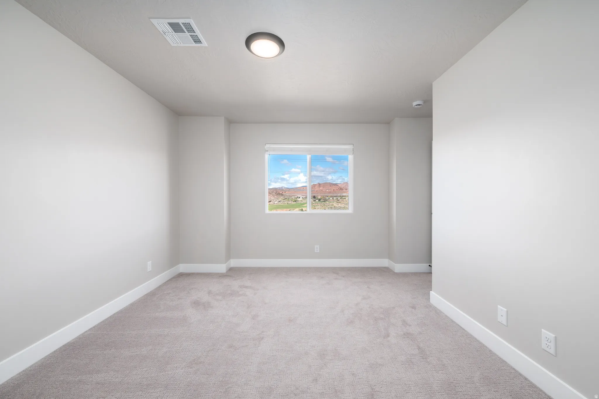 *Photo of similar unit