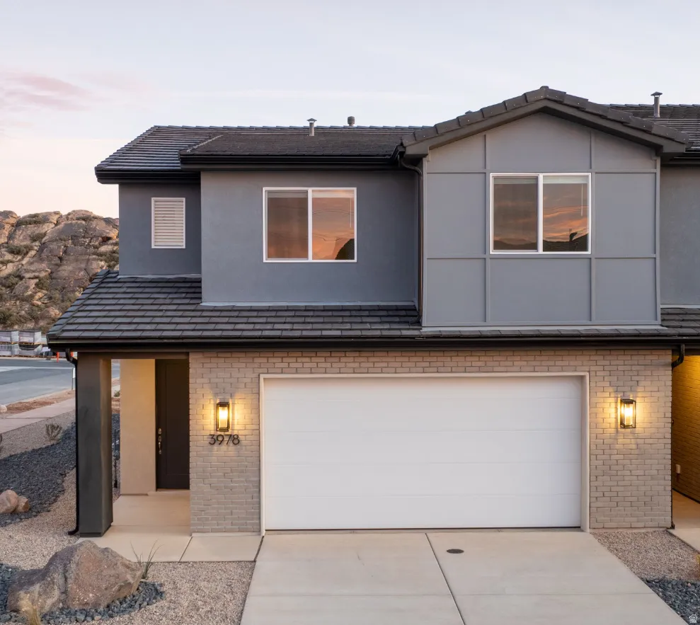 *Photo of similar unit