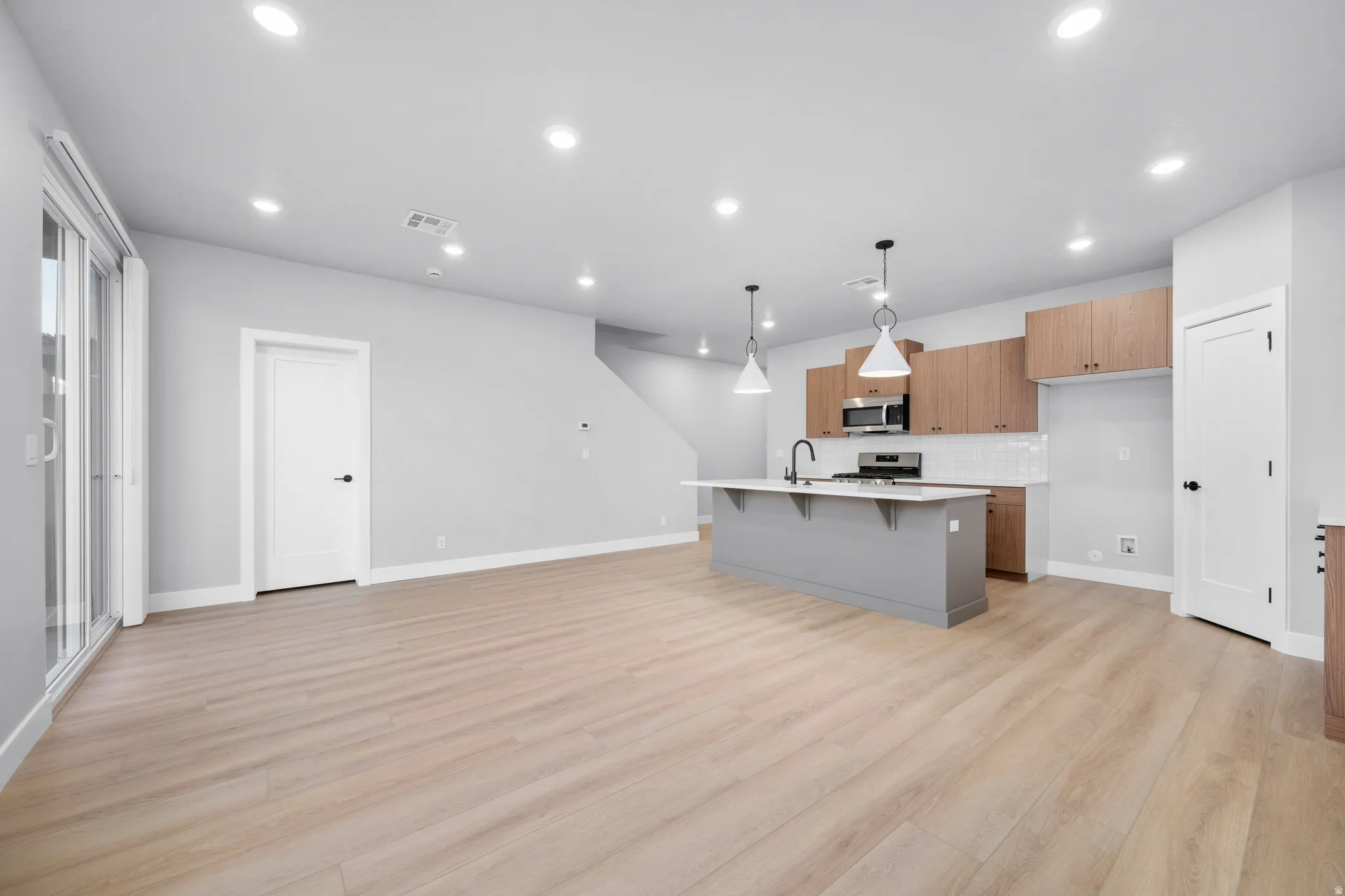 *Photo of similar unit