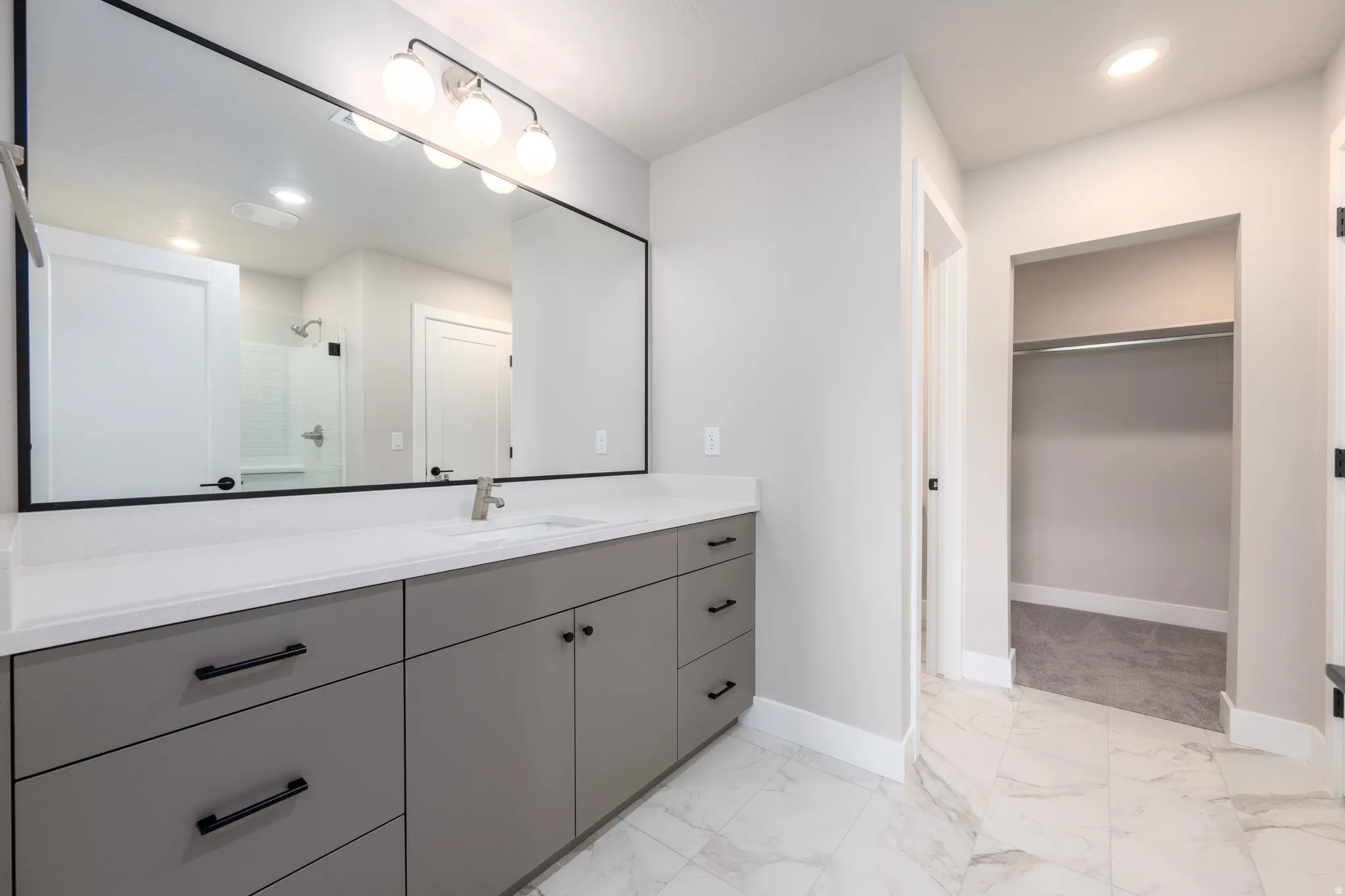 *Photo of similar unit