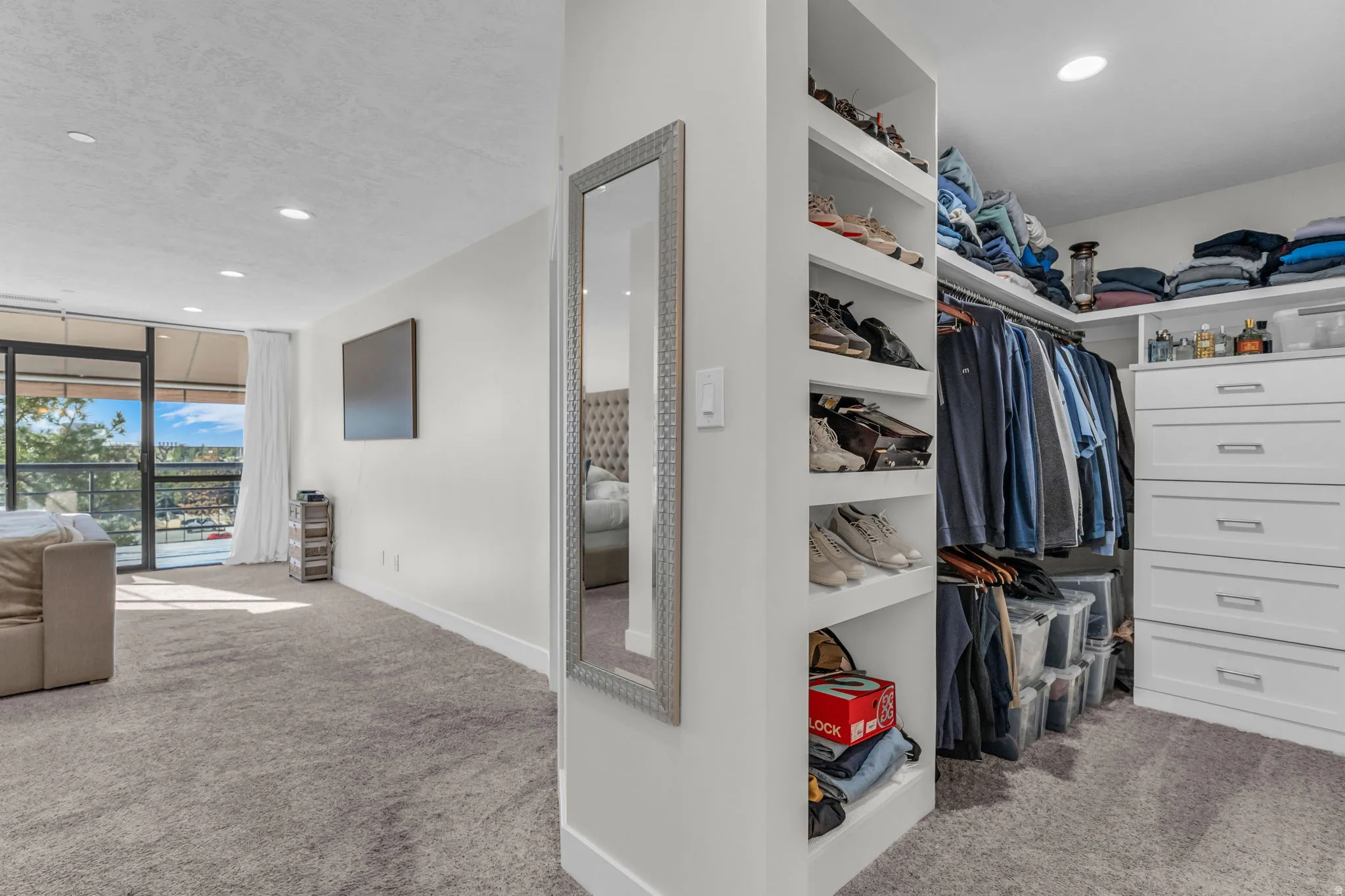 Walk in closet
