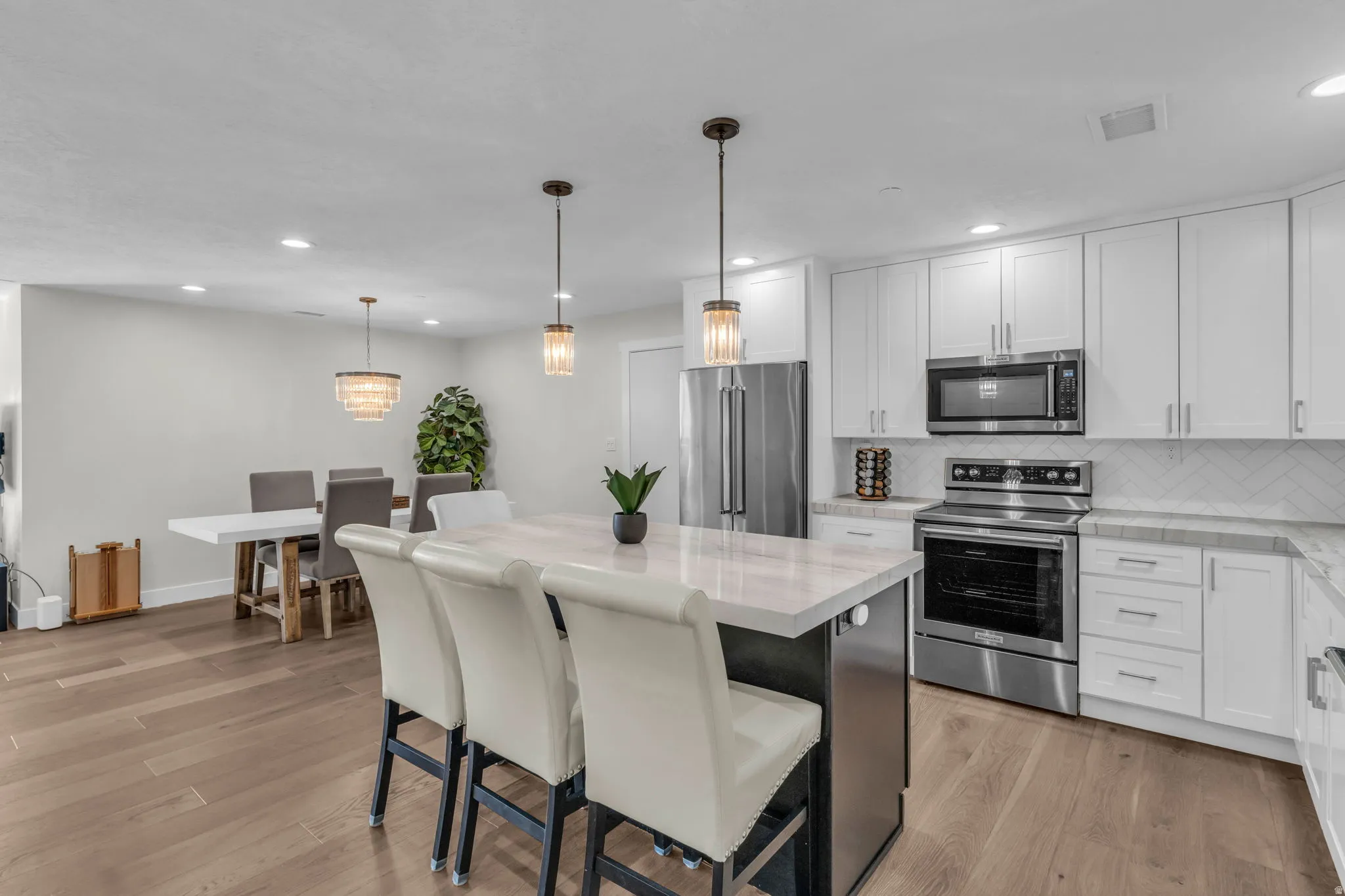 Kitchen & Dining Areas