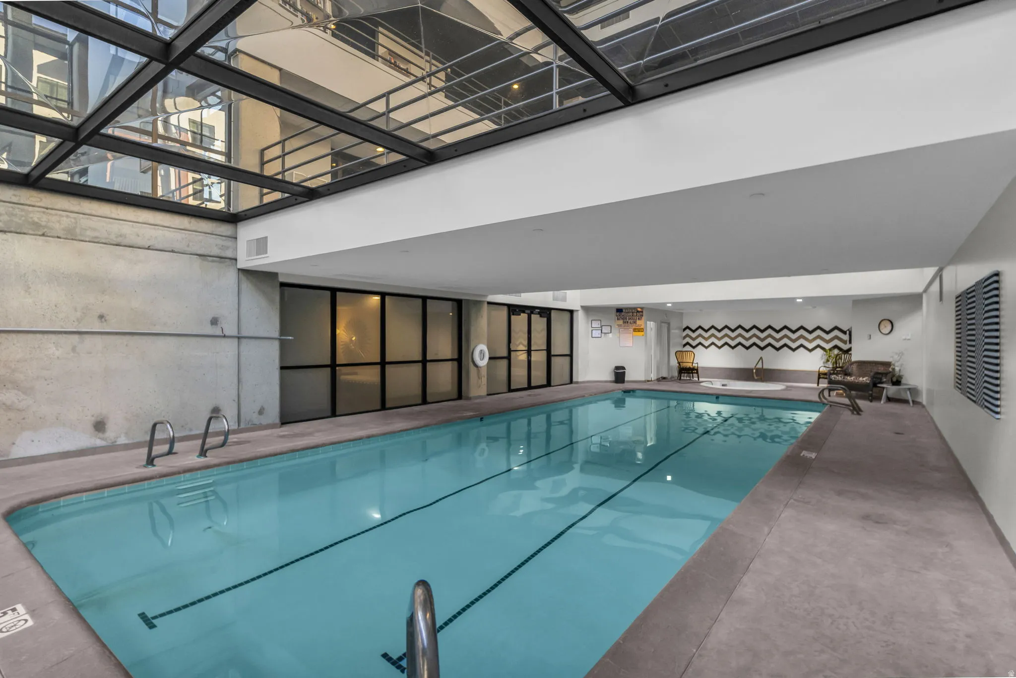 Indoor pool & hot tub