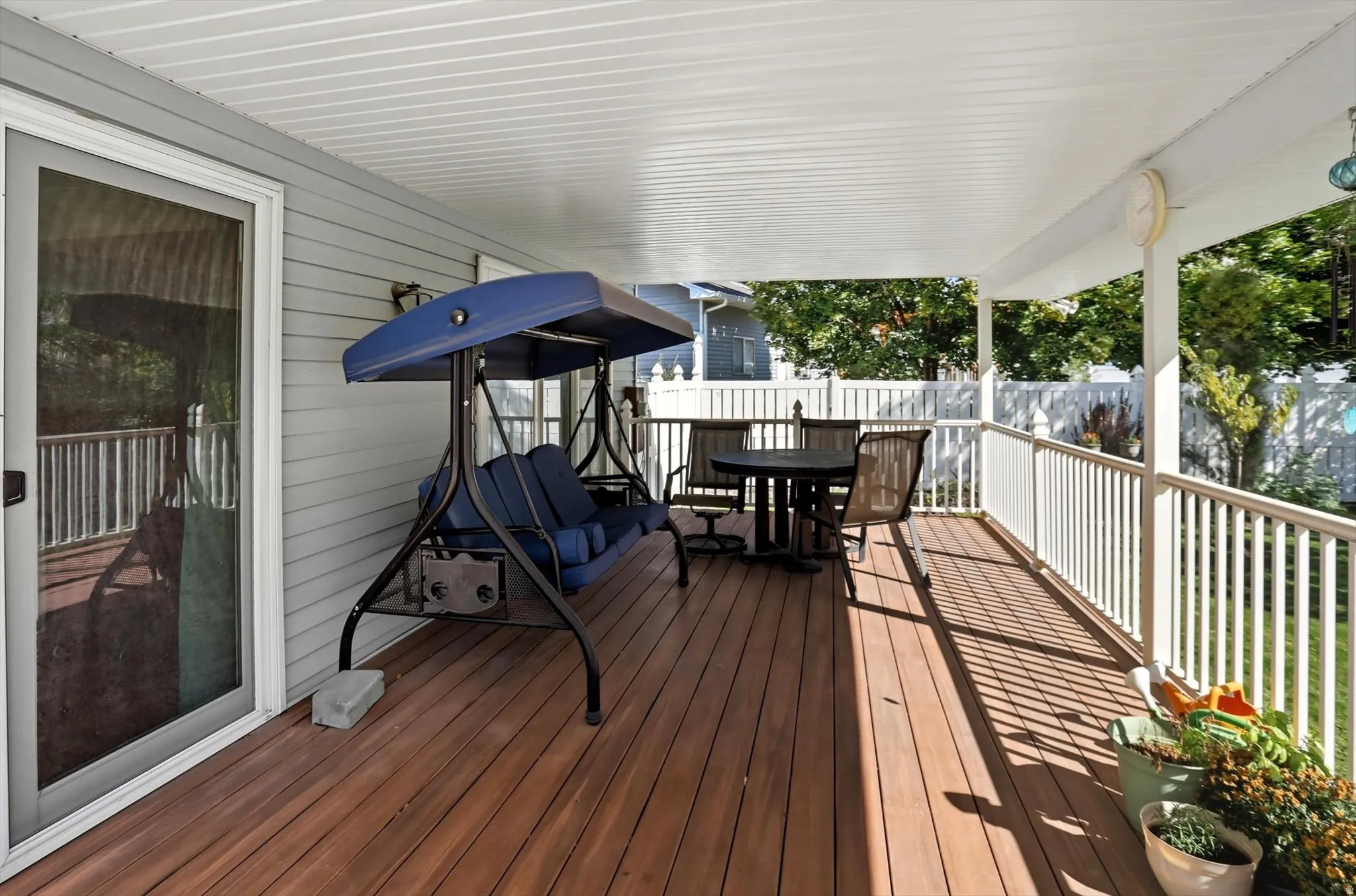 Deck featuring outdoor dining area
