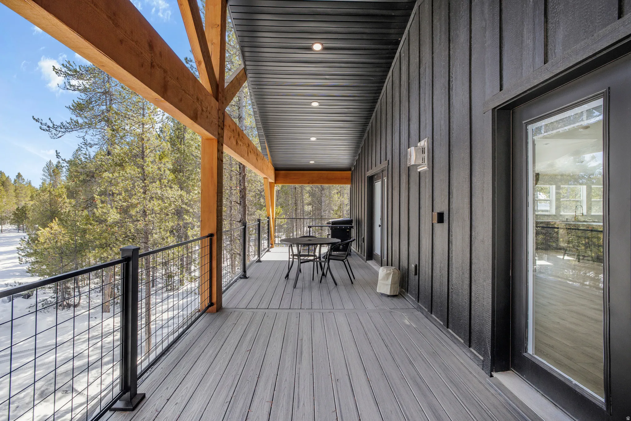 Deck featuring outdoor dining area