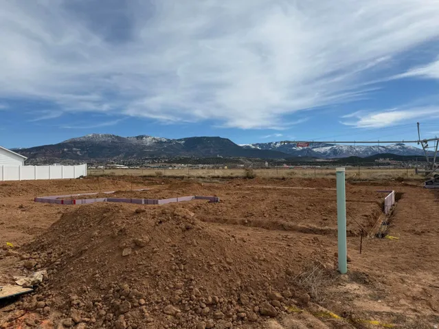View of yard with a mountain view