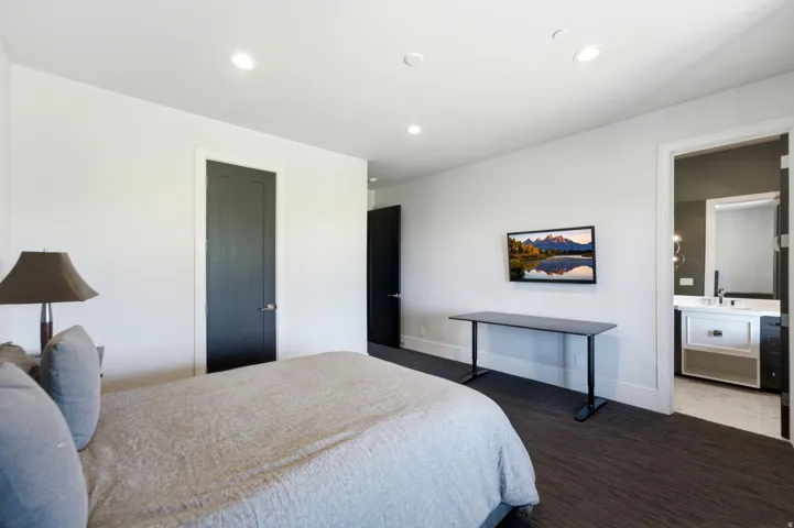 717 W Moose Hill Rd, Park City, Utah 84098