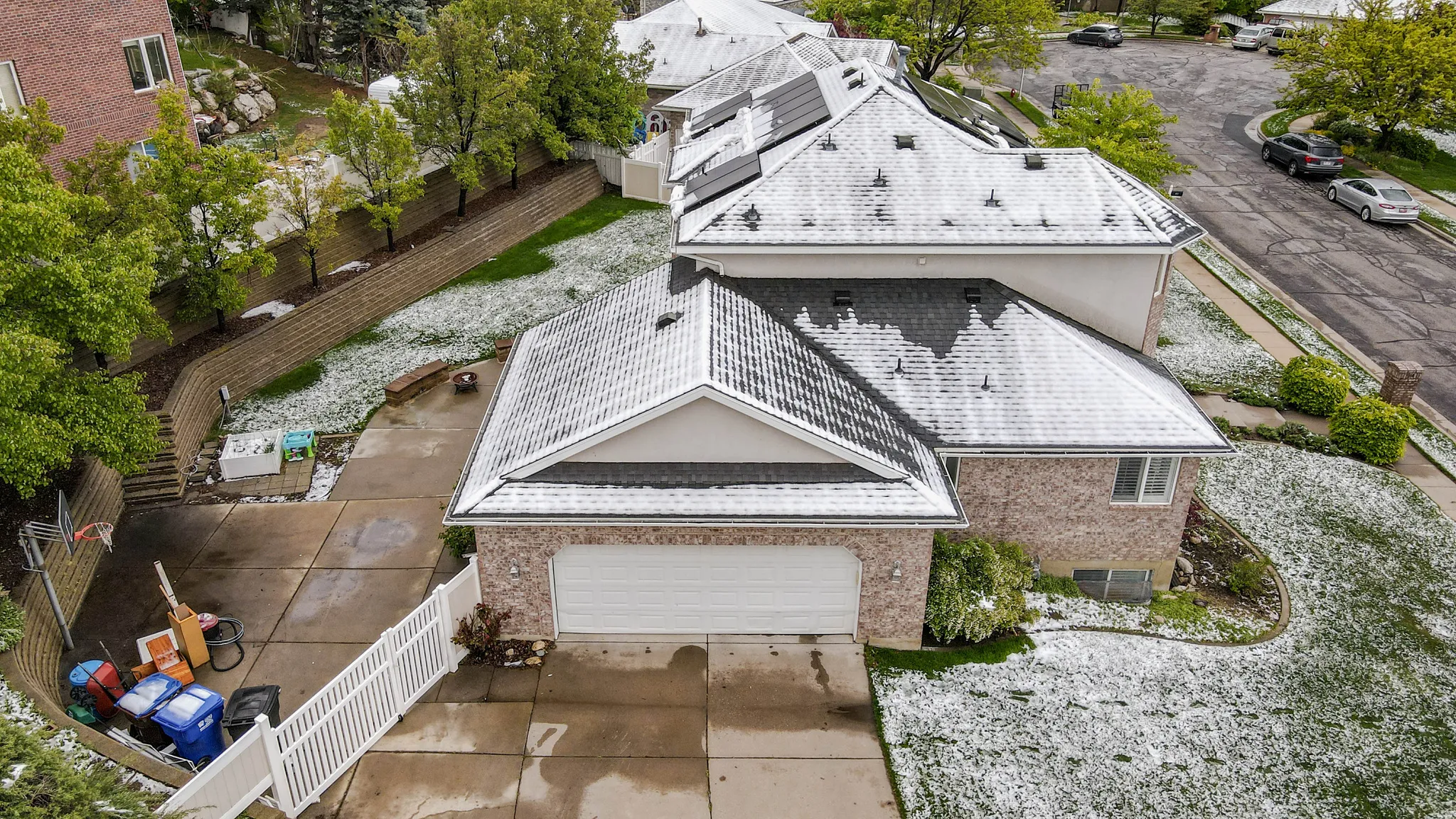 Aerial view of property and surrounding area