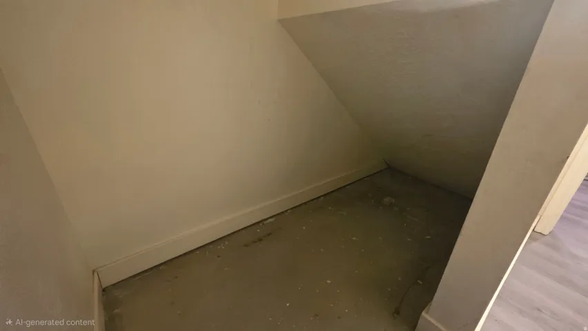 Detailed view of baseboards