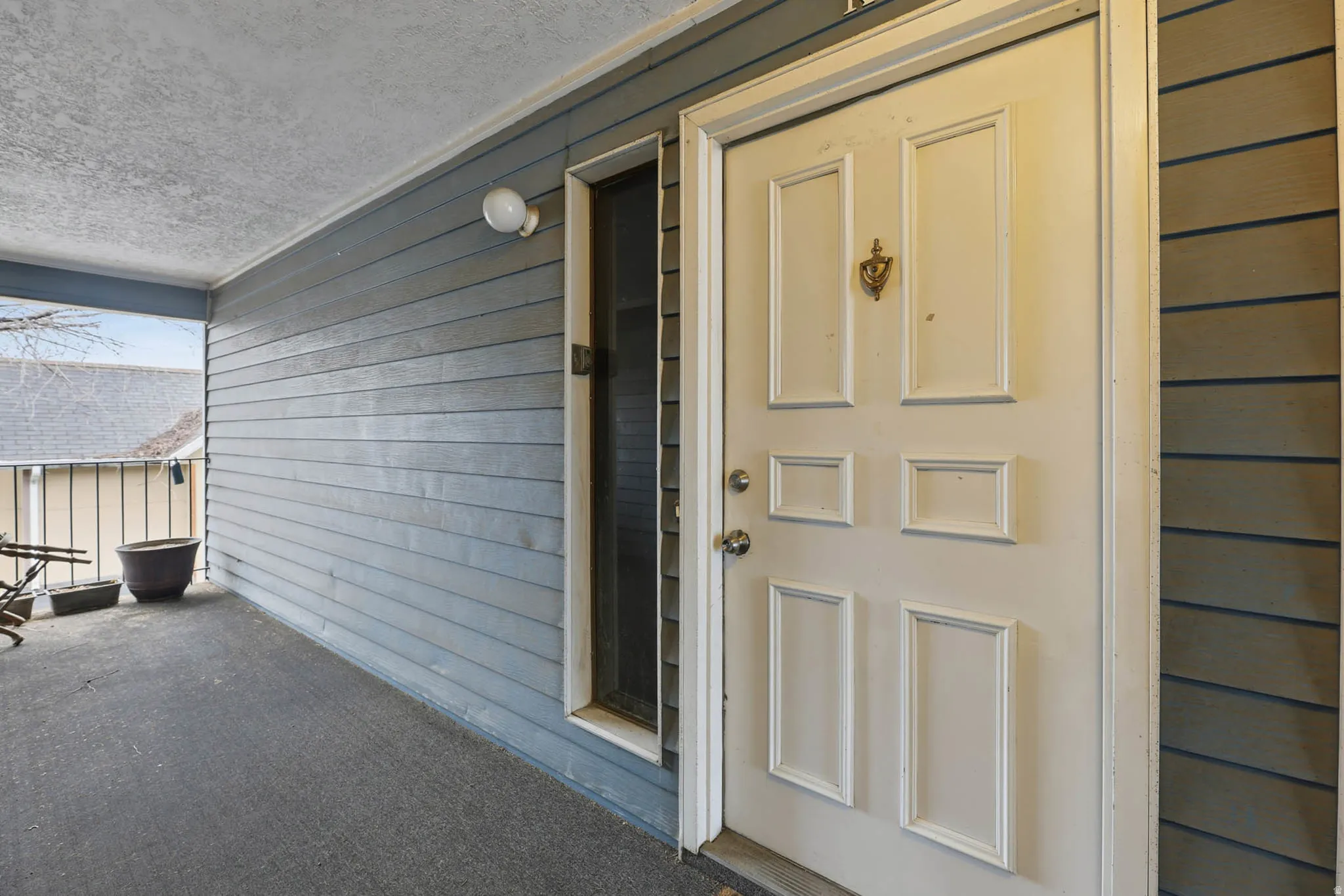 Entrance to property