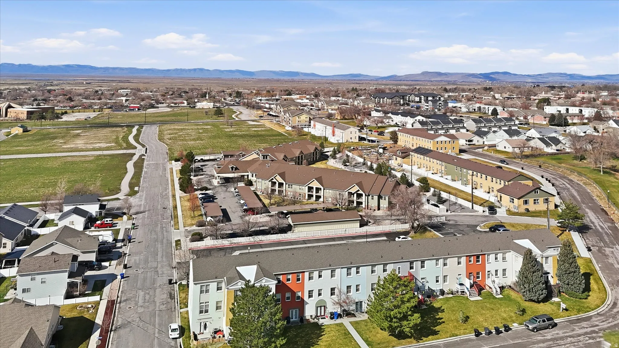 Townhome is five blocks from Main Street, fast food, etc