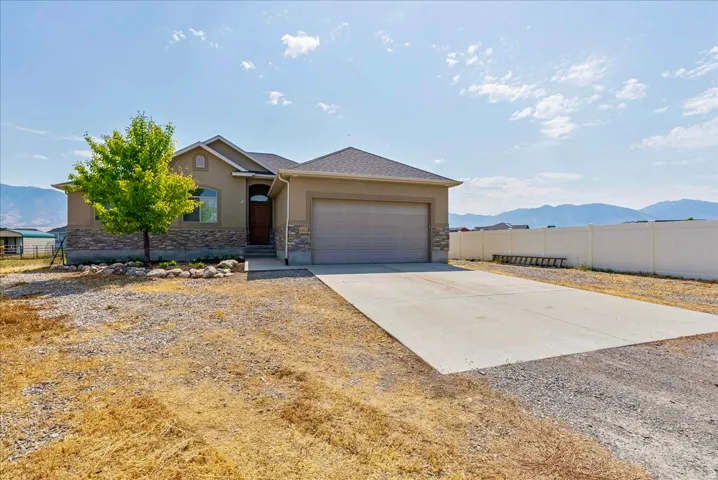 View of front of house featuring a mountain view,