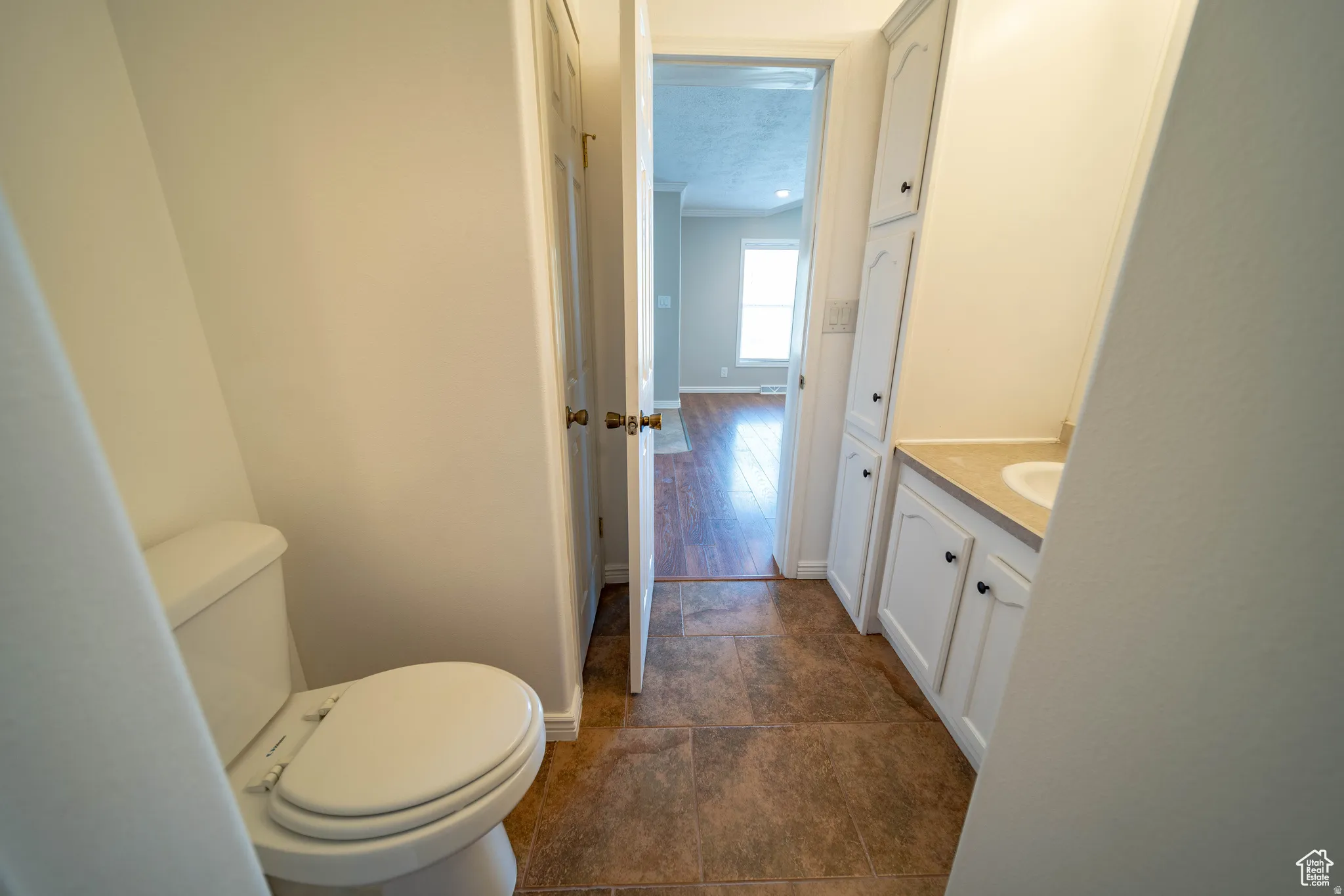 1/2 bathroom