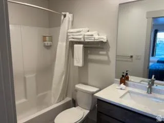 140 W 150 S #d, Garden City, Utah 84028