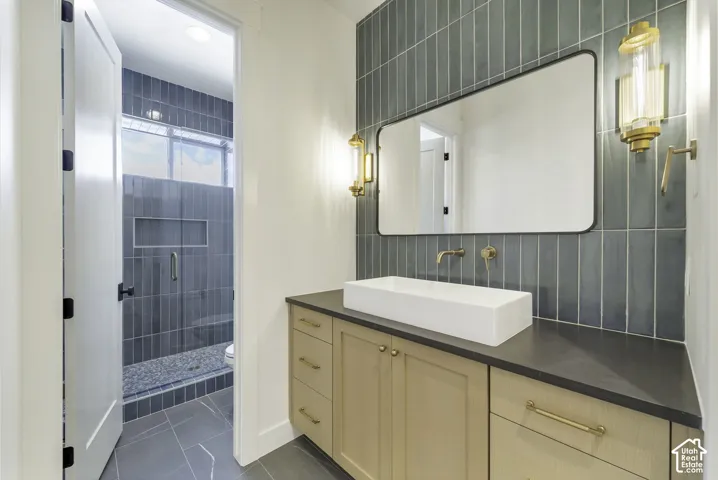 664 S Wildflower Cir, North Salt Lake, Utah 84054