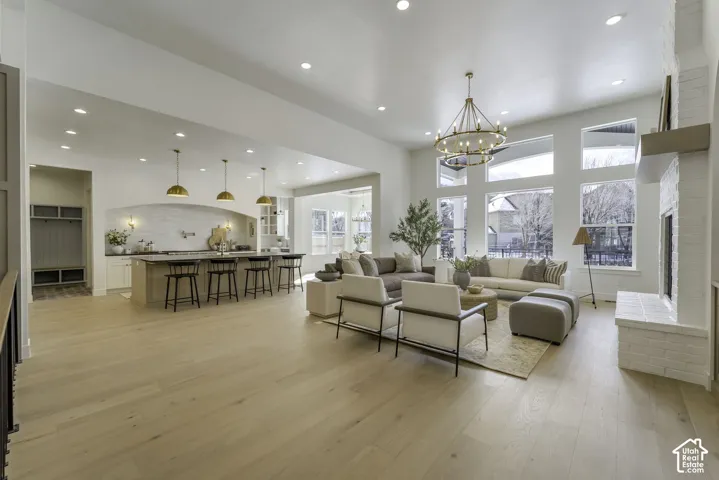 664 S Wildflower Cir, North Salt Lake, Utah 84054