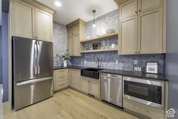 664 S Wildflower Cir, North Salt Lake, Utah 84054