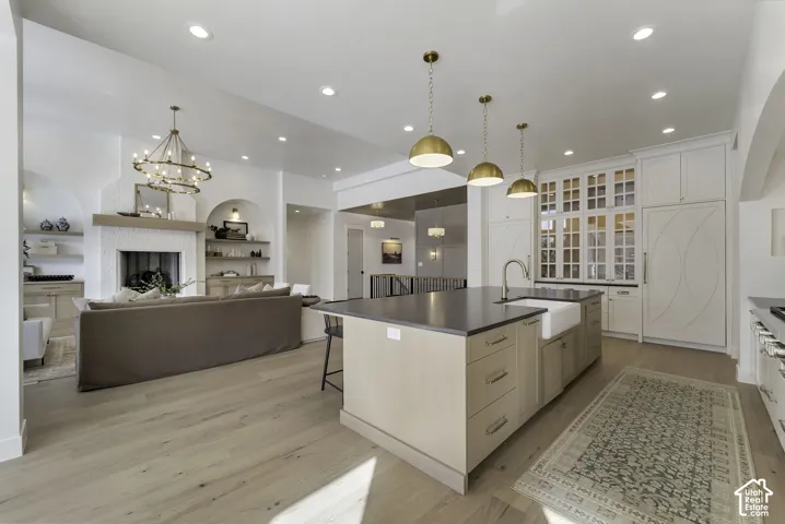 664 S Wildflower Cir, North Salt Lake, Utah 84054