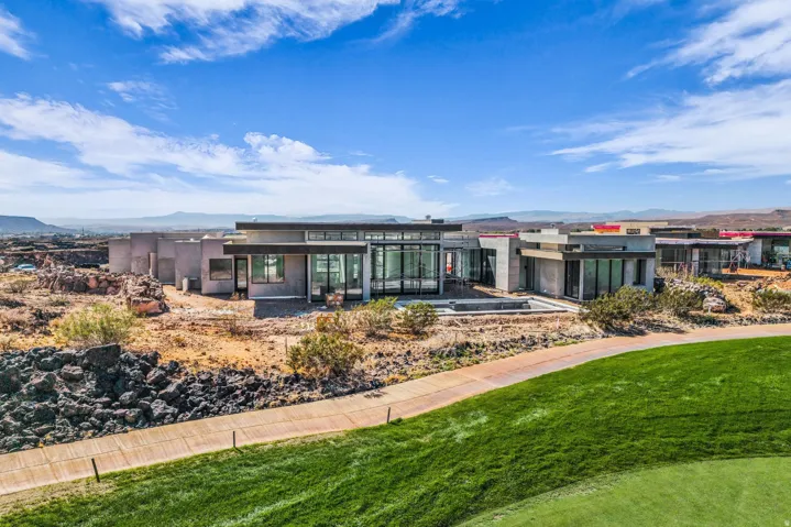 2415 South Village Dr #3, Santa Clara, Utah 84765