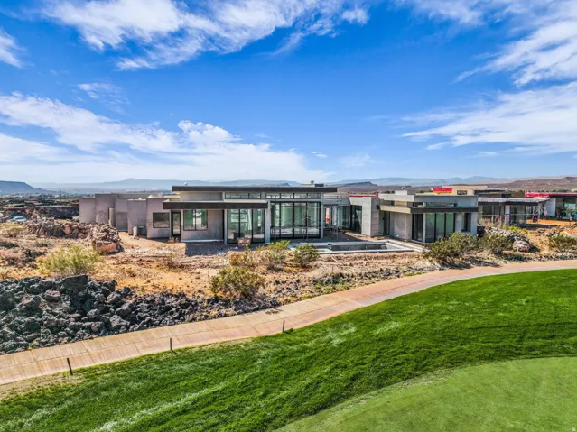 2415 South Village Dr #3, Santa Clara, Utah 84765