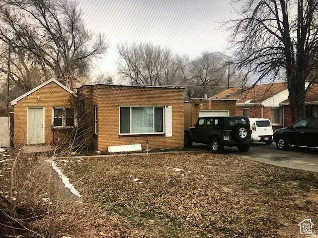 Two single houses in one land