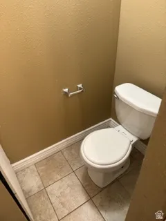 Back single house 2 bedrooms  with one car garage and backyard deck