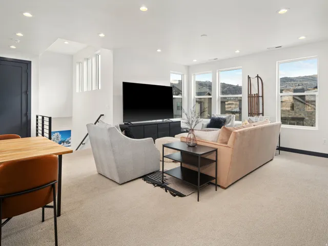 6372 E 950 S #6, Huntsville, Utah 84317