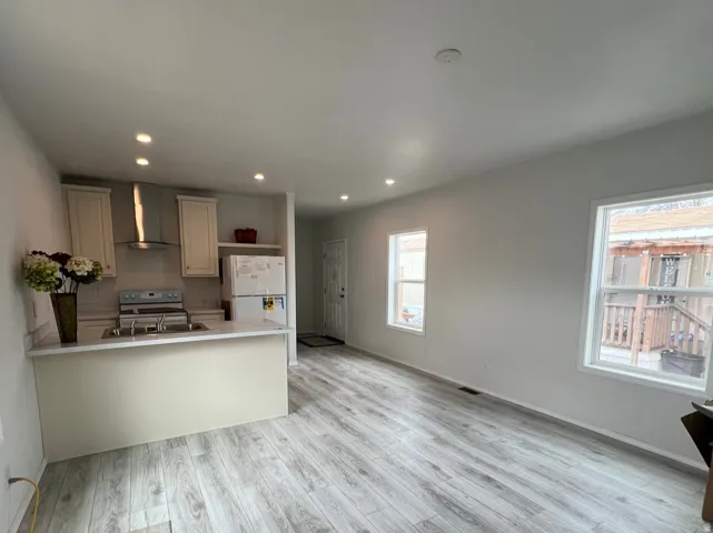 Kitchen, Family room
