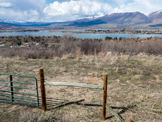 1215 S Via Monaco Dr, Huntsville, Utah 84317