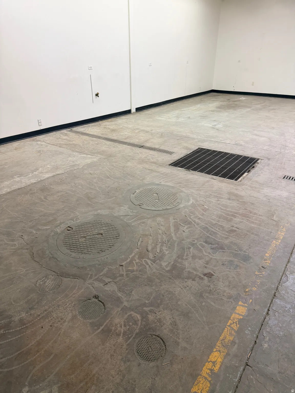 Floor drain and clarifier