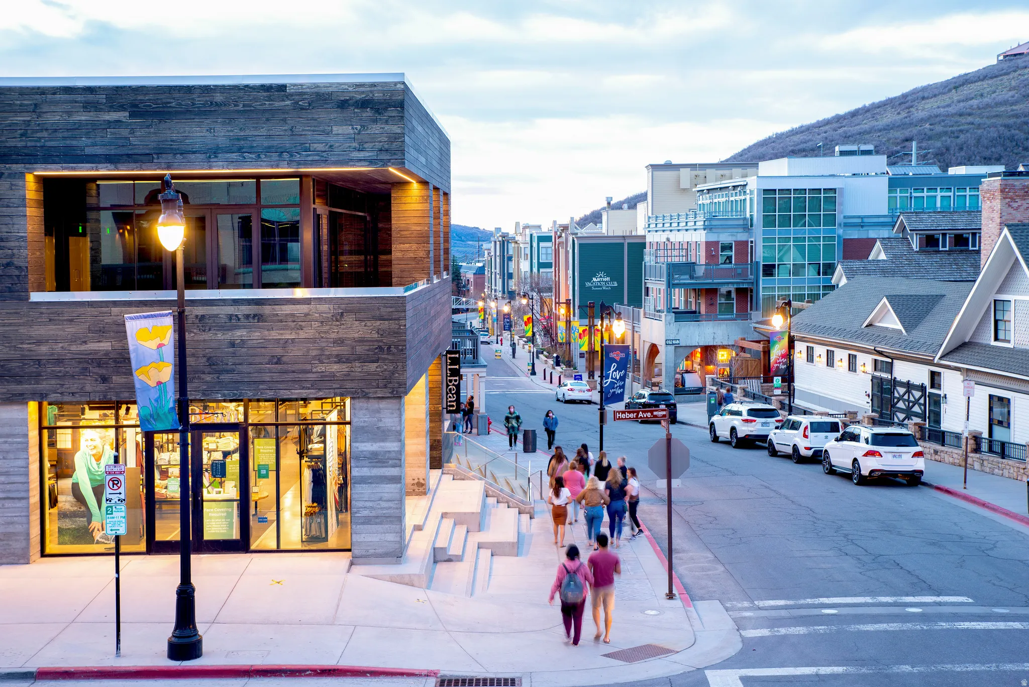 Short 7-minute drive to Park City Main Street.