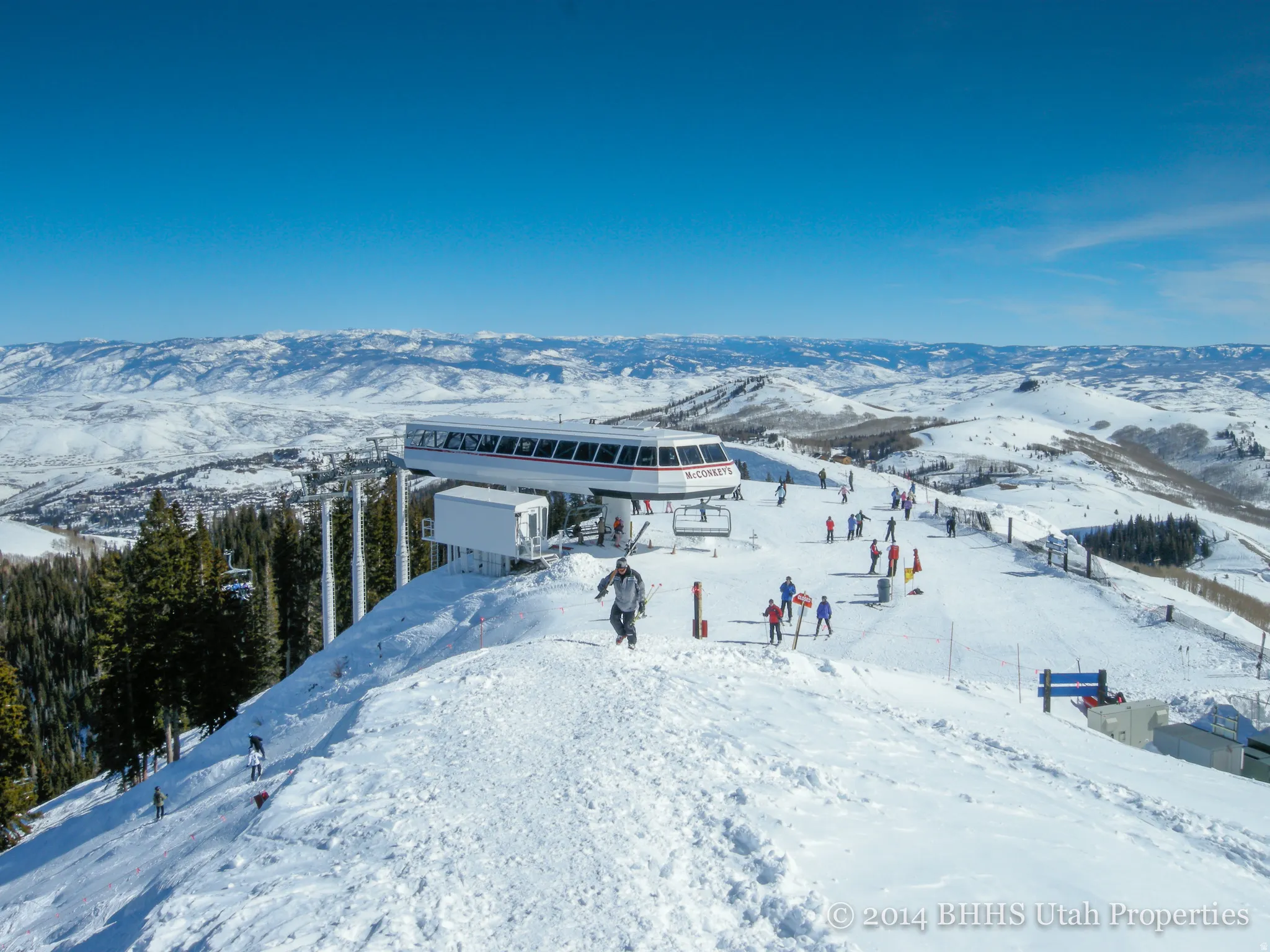 World Class Skiing-Snowy aerial view of McKonkey's Lift