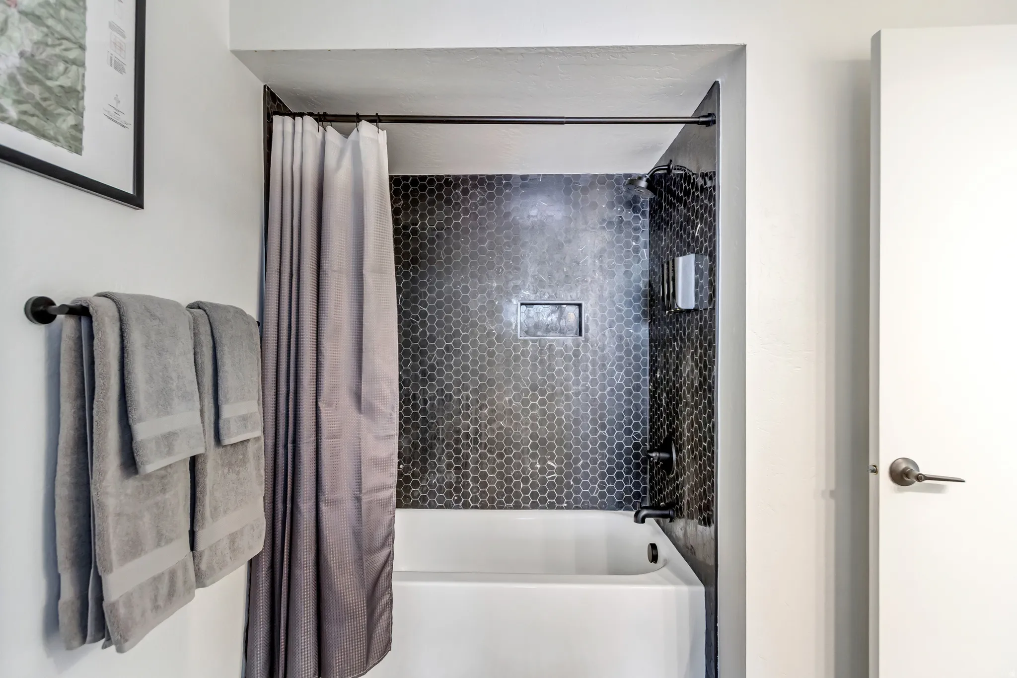 Full bath featuring shower / bathtub combination with curtain