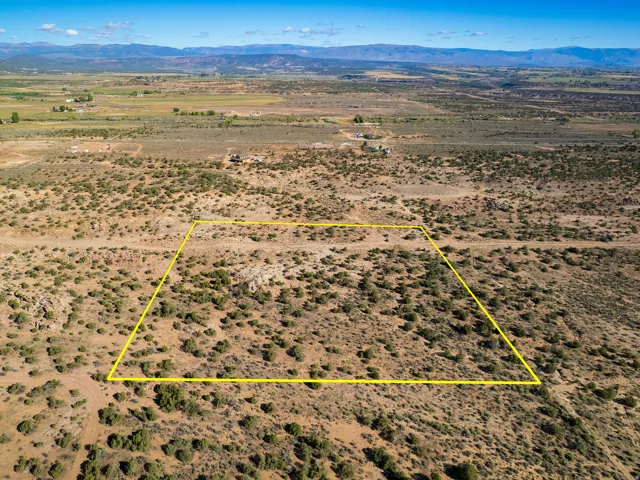 View of rural area with mountains and property boundaries highlighted