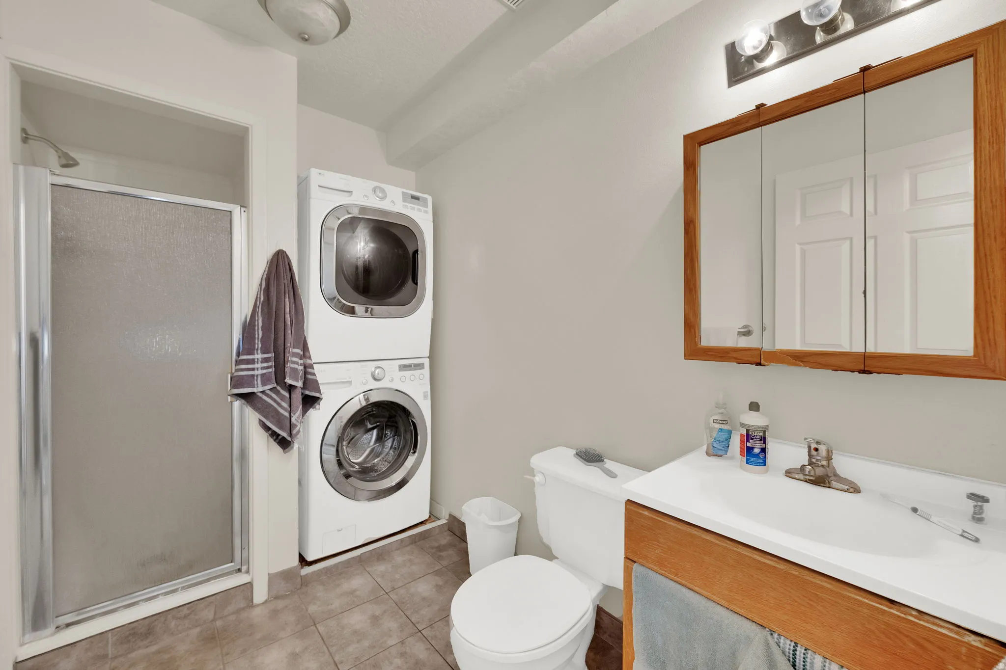 Main Floor Bathroom and Laundry