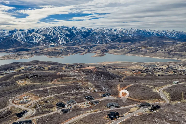 Bird's eye view of a water and mountain view
