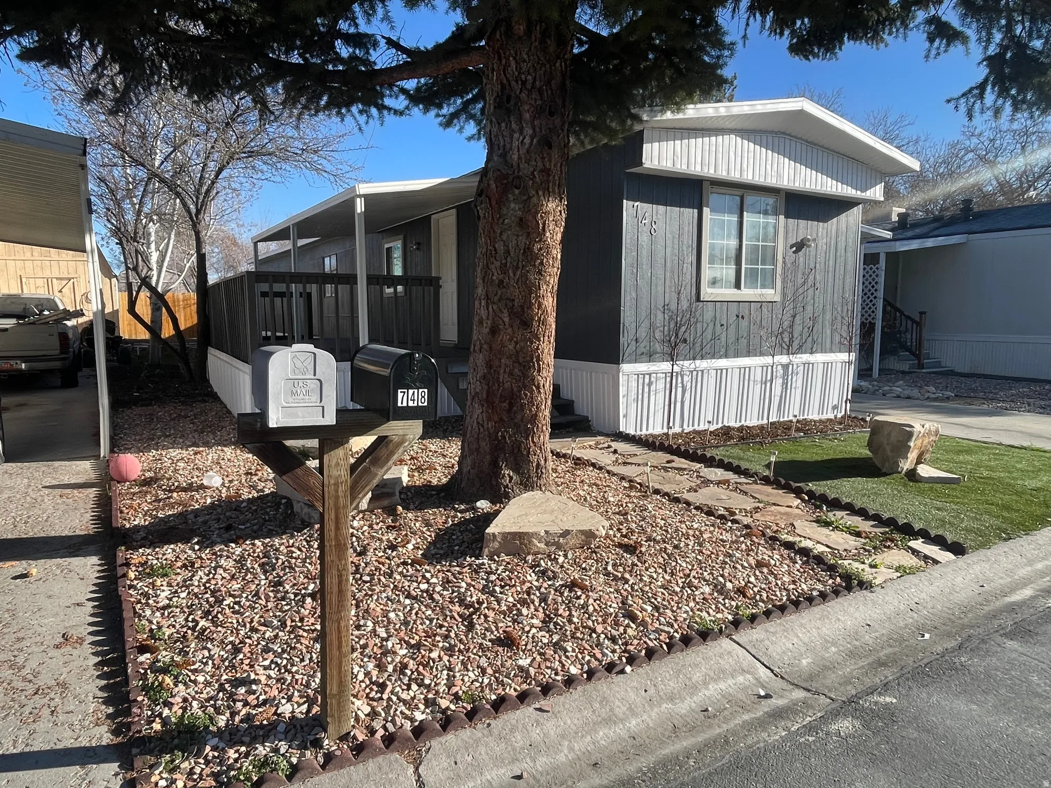 View of manufactured / mobile home