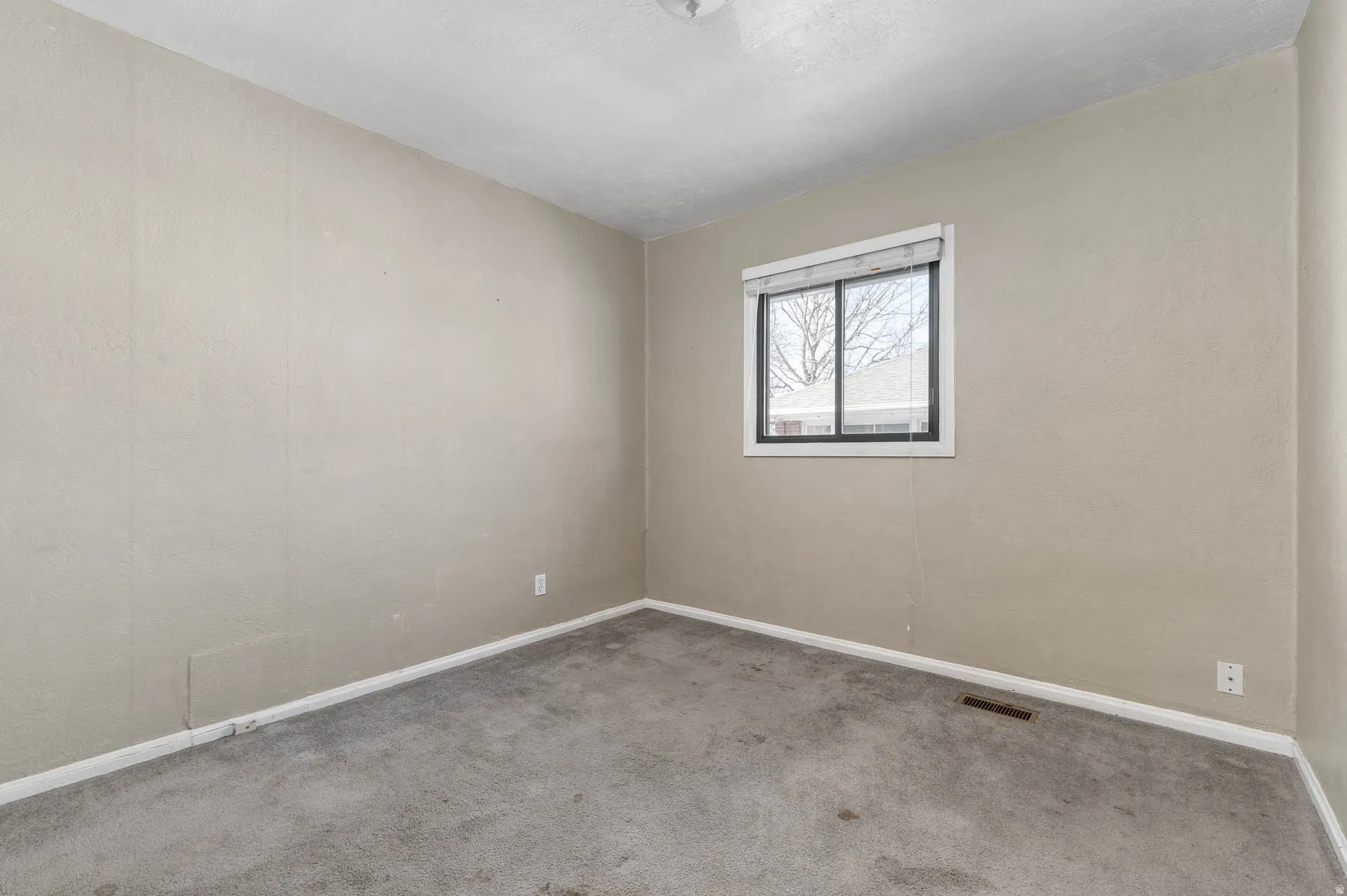 Main level, Bedroom 1