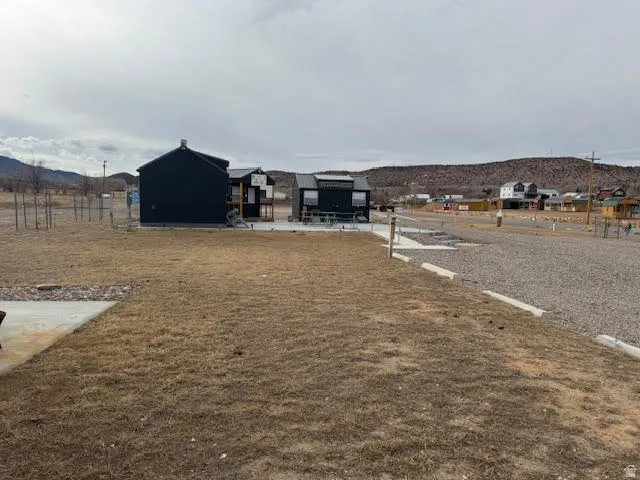 View of yard featuring a mountain view