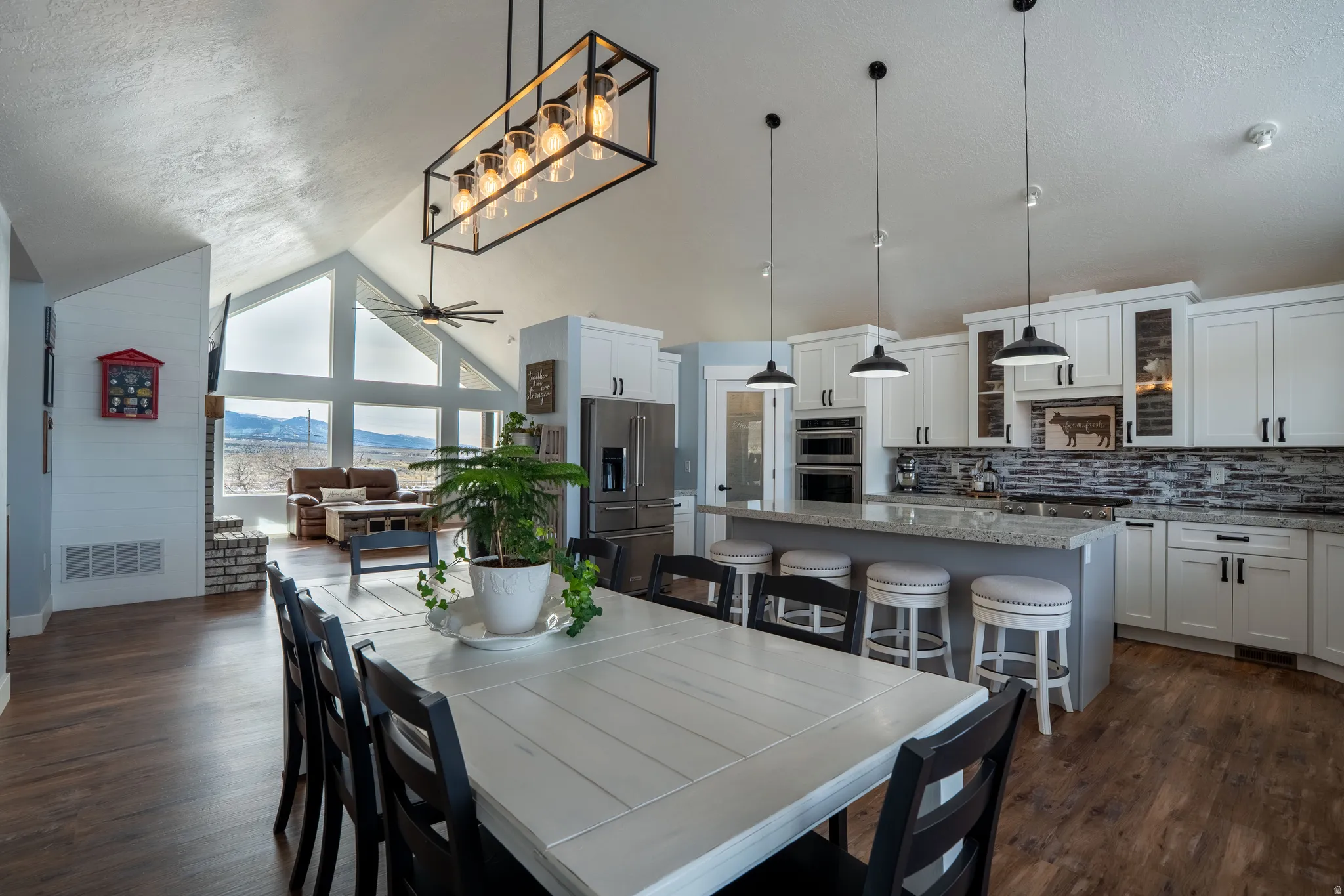 Open floor plan to large kitchen