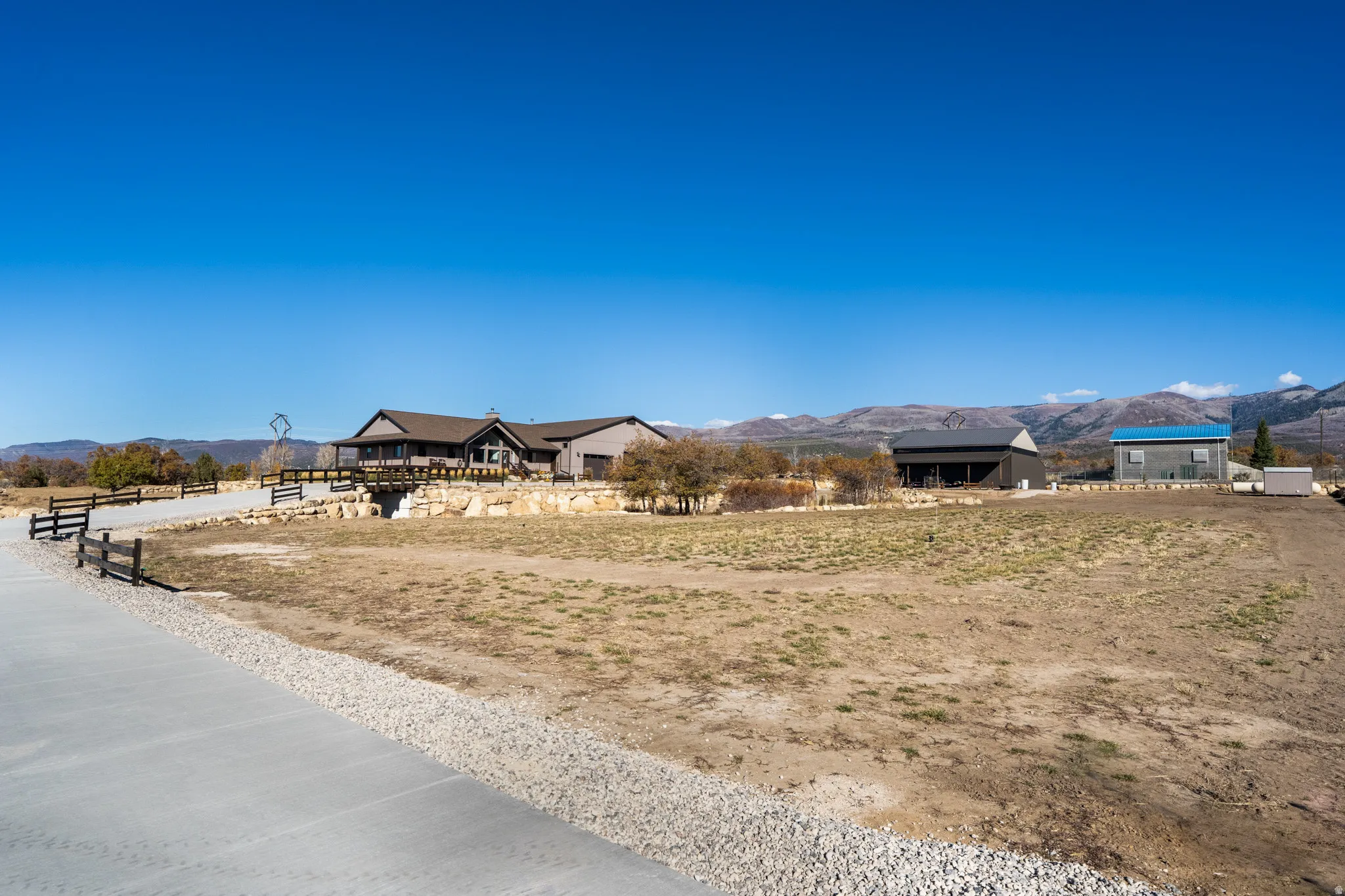 View of yard featuring a mountain view