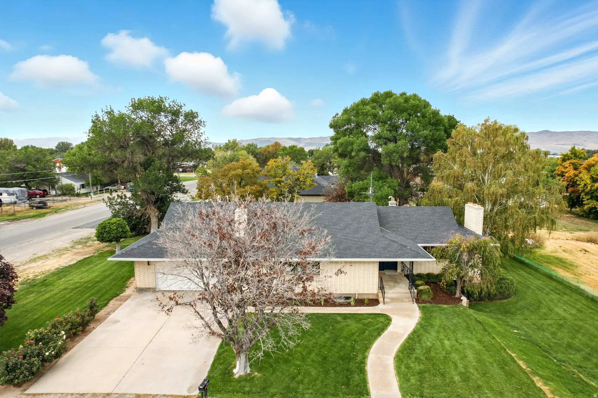 View from above of property featuring mountains