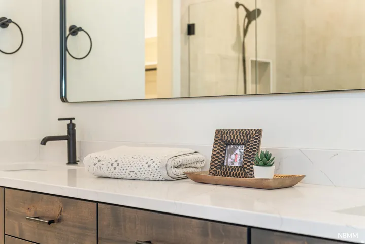 Detailed view of vanity