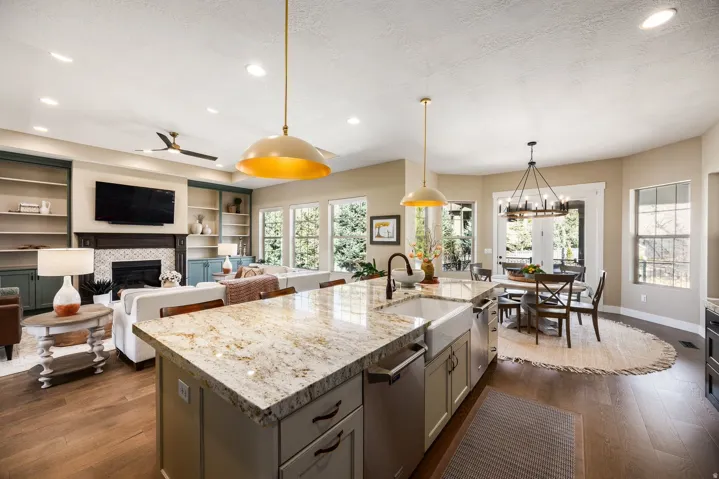 10847 S Hiddenwood Dr, Sandy, Utah 84092