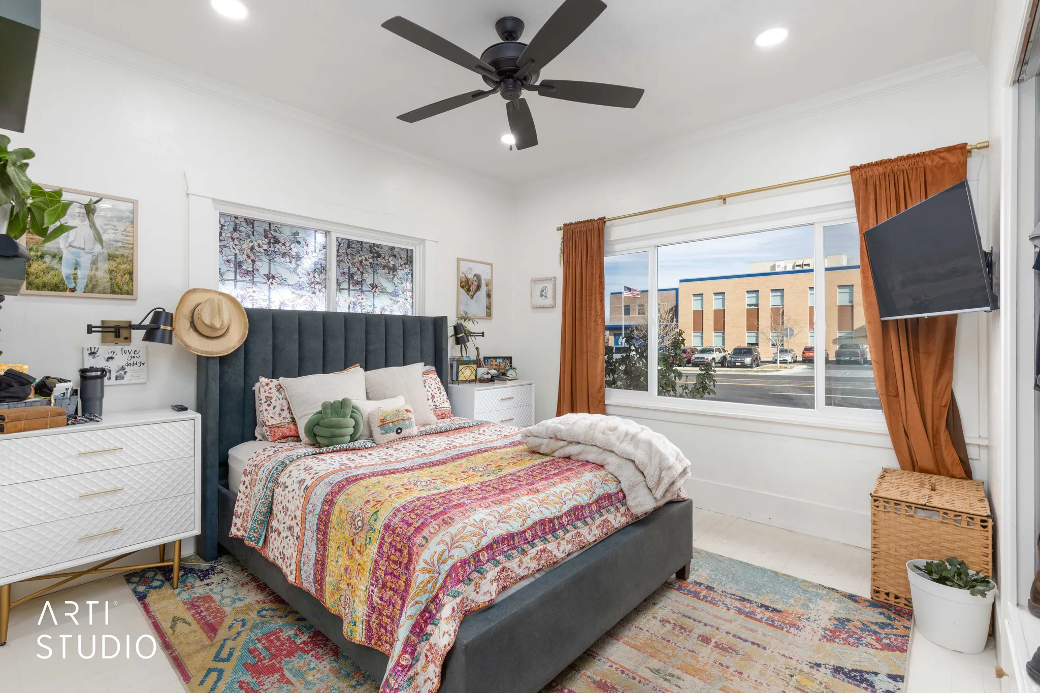 Bedroom with ceiling fan, recessed lighting, and crown molding