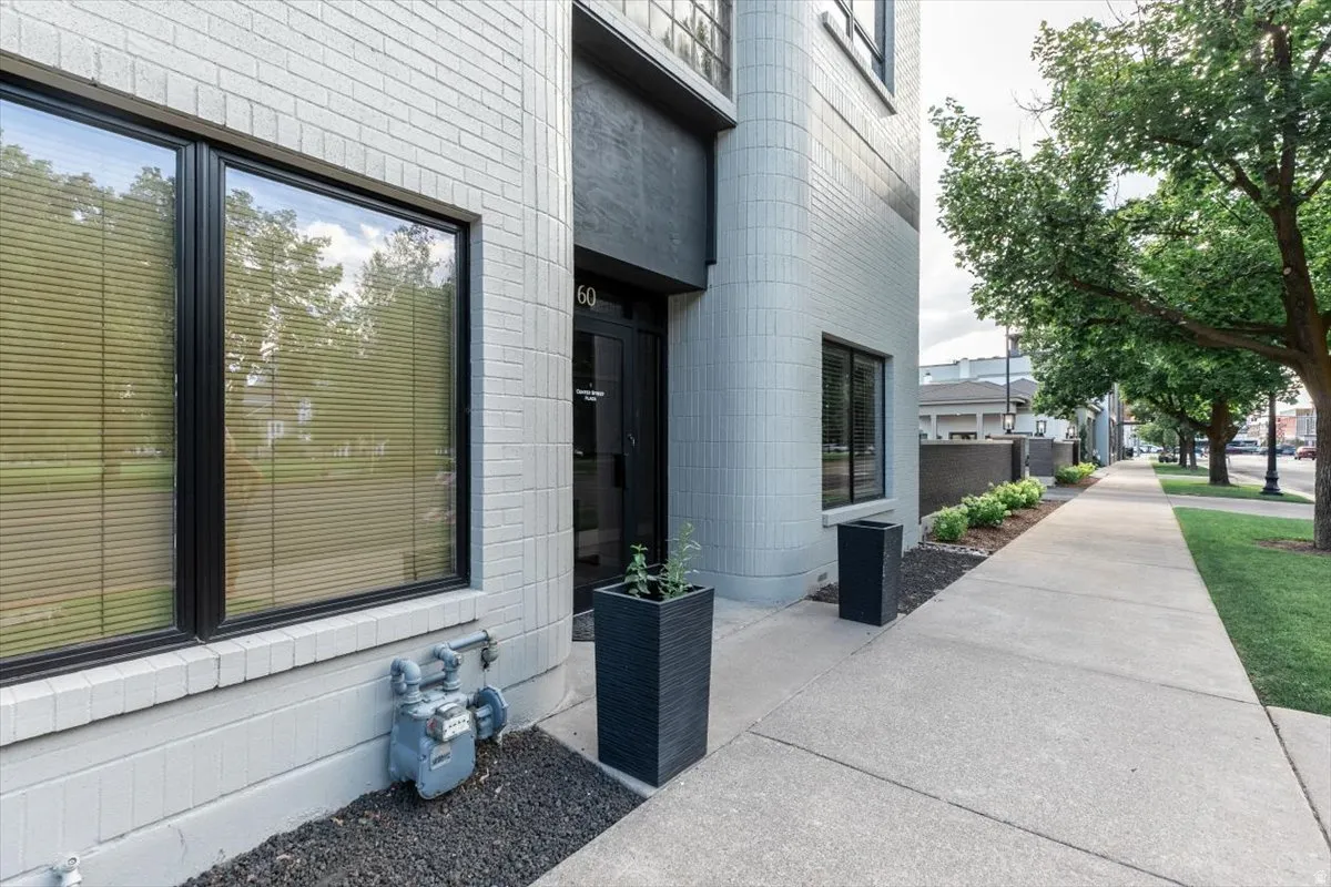 View of home's exterior