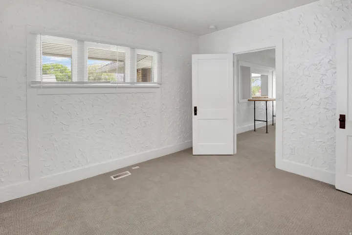Apt 1